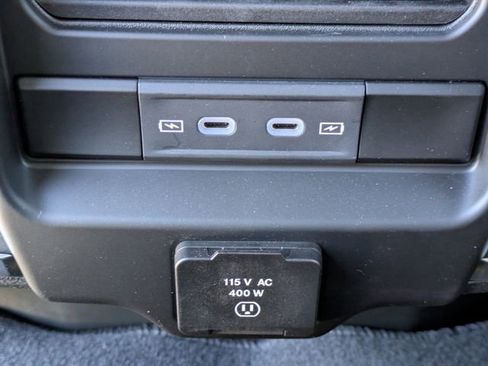 New 2026 RAM 2500 Laramie AWD/4WD image 15