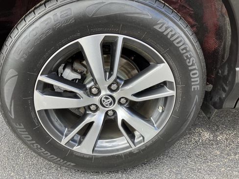 Used 2016 Toyota RAV4 XLE AWD/4WD image 28