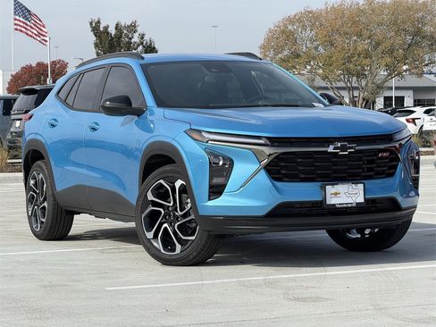 New 2026 Chevrolet Trax RS image 2