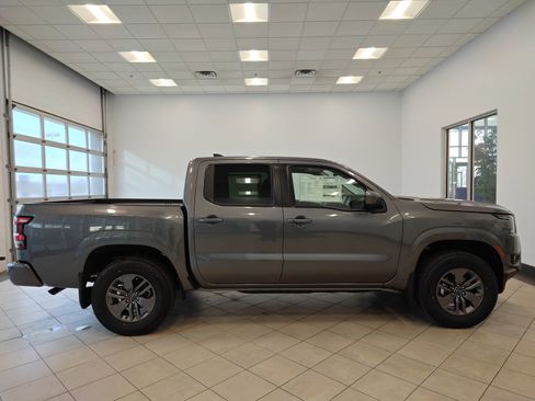 New 2026 Nissan Frontier SV image 2