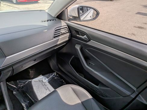 Used 2019 Volkswagen Jetta SE FWD image 16