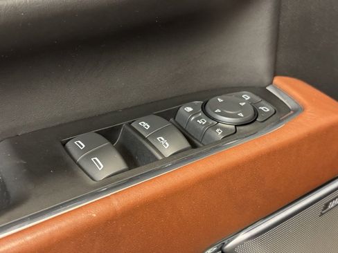 Used 2024 GMC Sierra 2500 Denali Ultimate image 11