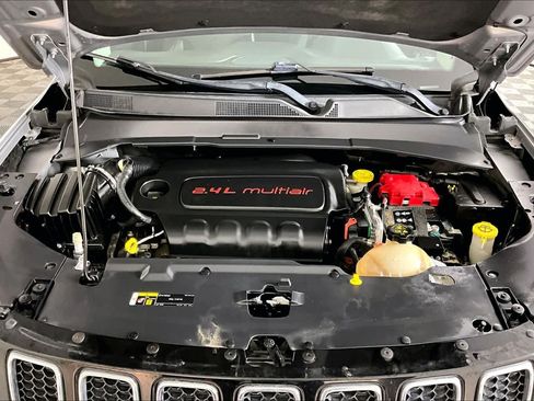 Used 2021 Jeep Compass Latitude FWD image 29