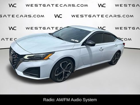 Used 2024 Nissan Altima 2.5 SR FWD image 2