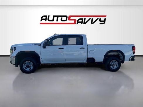 Used 2024 GMC Sierra 2500 Pro w/ Convenience Package image 4