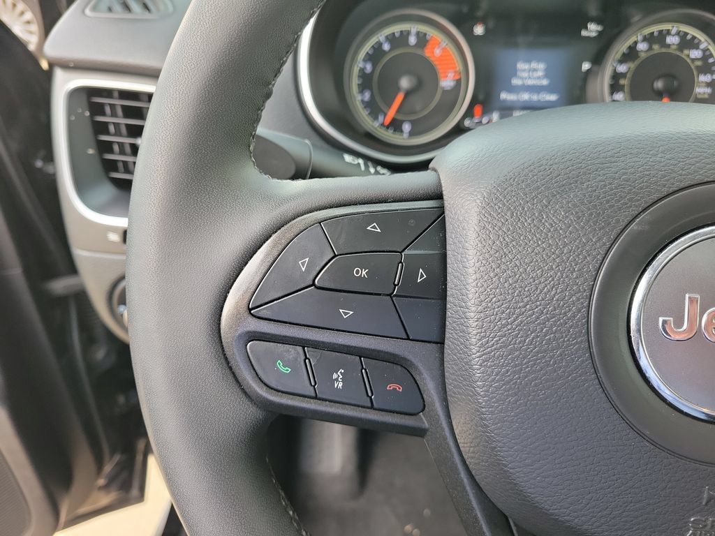 Used 2023 Jeep Cherokee Trailhawk w/ Sun & Sound Group AWD/4WD image 22
