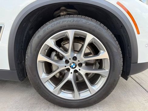 Used 2022 BMW X5 xDrive40i w/ Premium Package AWD/4WD image 6
