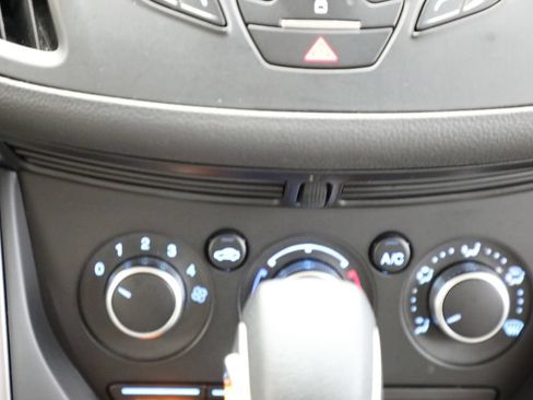 Used 2015 Ford Escape SE AWD/4WD image 7