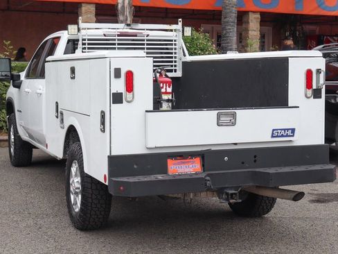 Used 2022 Chevrolet Silverado 2500 LT w/ Convenience Package image 7