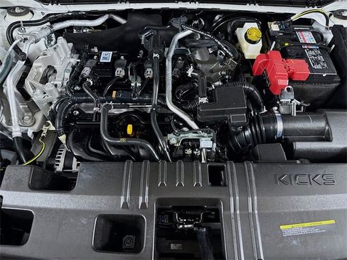 Certified 2025 Nissan Kicks SR image 30