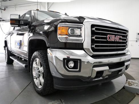Used 2019 GMC Sierra 2500 SLT w/ Driver Alert Package AWD/4WD image 43