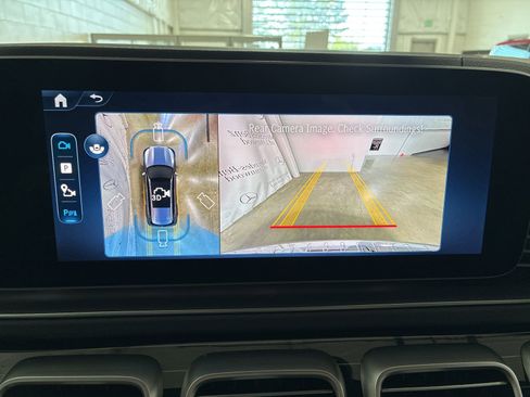 New 2025 Mercedes-Benz GLS 580 4MATIC image 17