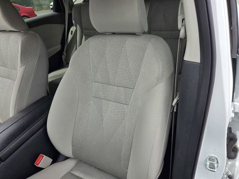 Used 2025 Nissan Rogue SV FWD image 14