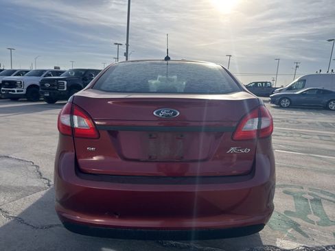 Used 2013 Ford Fiesta SE image 4