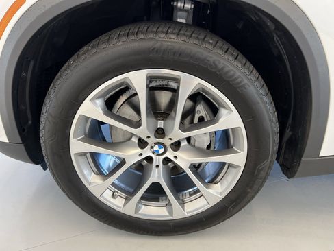 Used 2024 BMW X5 xDrive40i w/ Premium Package image 60