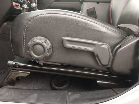 Used 2019 Jeep Wrangler Unlimited Rubicon w/ Uconnect 4C Nav & Sound Group image 16