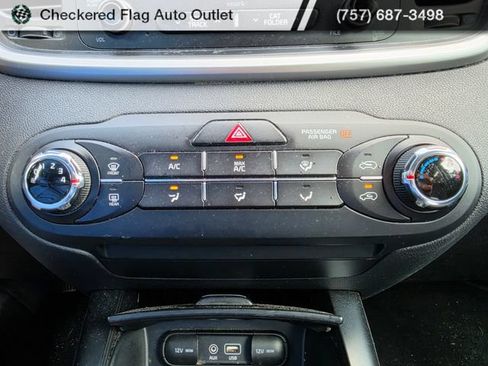 Used 2017 Kia Sorento FWD image 15
