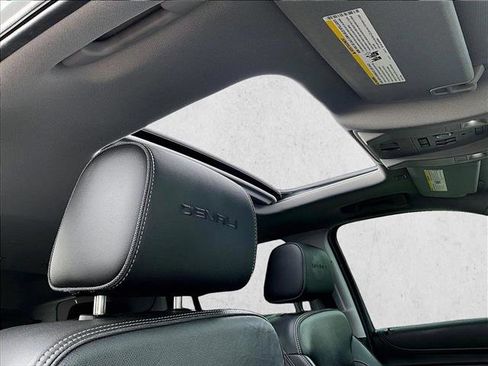 Used 2019 GMC Yukon Denali w/ Denali Ultimate Package image 17