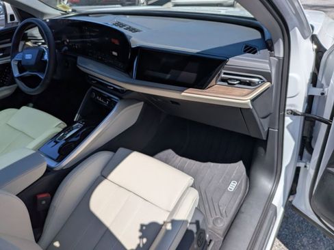 Used 2025 Audi Q5 Prestige AWD/4WD image 24