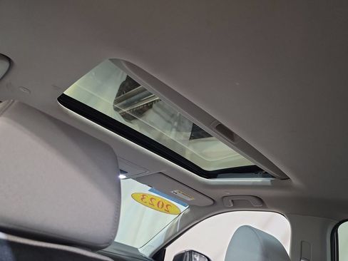 Used 2023 Honda CR-V EX image 16