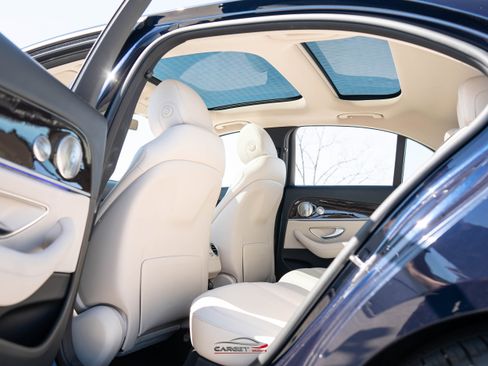 Used 2017 Mercedes-Benz E 300 image 18