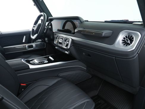 Used 2025 Mercedes-Benz G 550 image 17