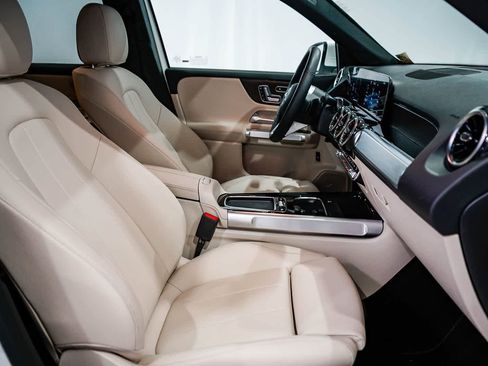 Used 2026 Mercedes-Benz GLB 250 image 16