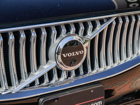 Used 2023 Volvo XC90 T8 Plus w/ Protection Package image 13