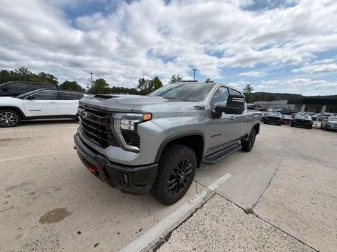 Used 2025 Chevrolet Silverado 2500 LT w/ Trail Boss Package AWD/4WD image 38