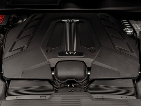 Used 2021 Bentley Bentayga AWD/4WD image 74