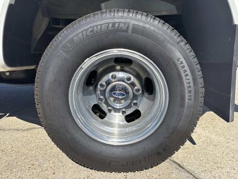 Used 2025 Ford F350 Platinum image 3