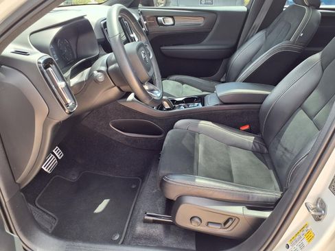 Used 2021 Volvo XC40 T5 R-Design AWD/4WD image 13