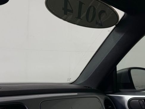 Used 2014 Volkswagen Beetle TDI image 16