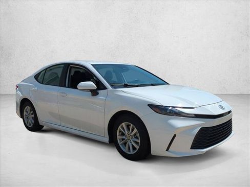 Used 2025 Toyota Camry LE FWD image 3
