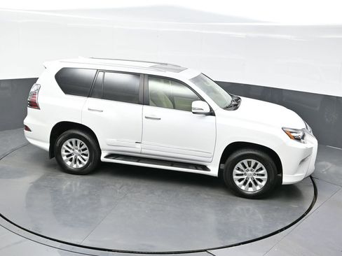 Used 2016 Lexus GX 460 w/ Premium Package AWD/4WD image 41