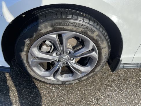 Certified 2023 Honda Accord EX image 9