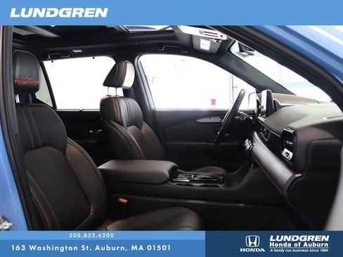 Used 2024 Honda Pilot TrailSport image 19