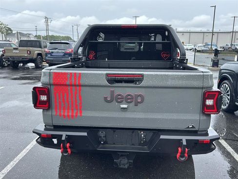 Used 2022 Jeep Gladiator Rubicon w/ LED Lighting Group AWD/4WD image 5
