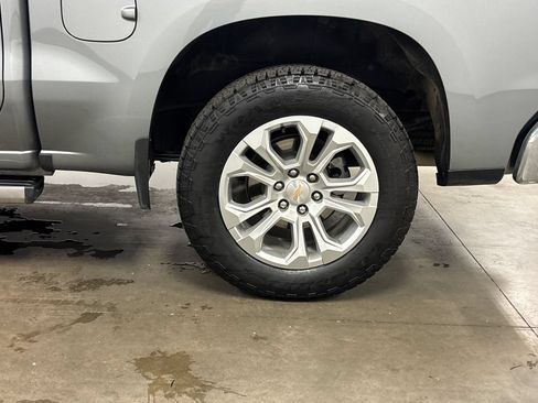 Used 2025 Chevrolet Silverado 1500 LTZ AWD/4WD image 17