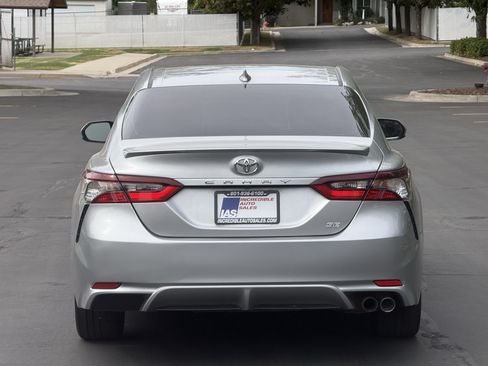 Used 2021 Toyota Camry SE FWD image 5