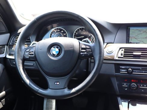 Used 2013 BMW 550i Sedan image 14