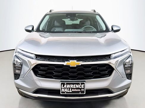 New 2026 Chevrolet Trax LT FWD image 2