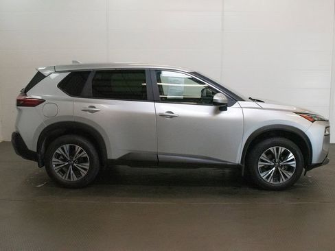 Used 2023 Nissan Rogue SV AWD/4WD image 3