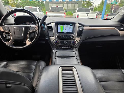 Used 2019 GMC Yukon XL Denali w/ Denali Ultimate Package AWD/4WD image 5