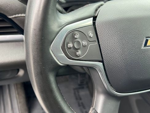 Used 2023 Chevrolet Traverse LT image 23