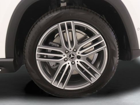 New 2026 Mercedes-Benz GLS 450 4MATIC image 12