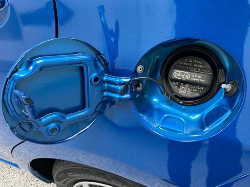 Used 2016 Toyota Yaris L image 27