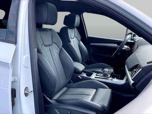 Used 2025 Audi Q5 2.0T Premium w/ Convenience Plus Package AWD/4WD image 8