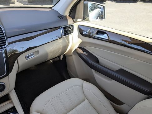 Used 2017 Mercedes-Benz GLE 350 image 18