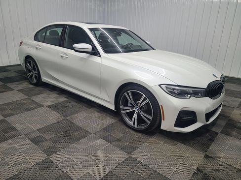 Used 2019 BMW 330i Sedan w/ M Sport Package RWD image 13